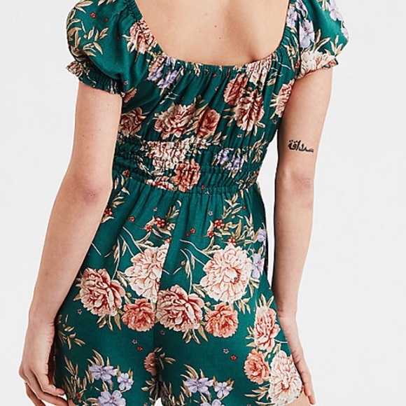 ⚠️LAST ONE!! AE 🦅 Floral romper - Picture 4 of 8